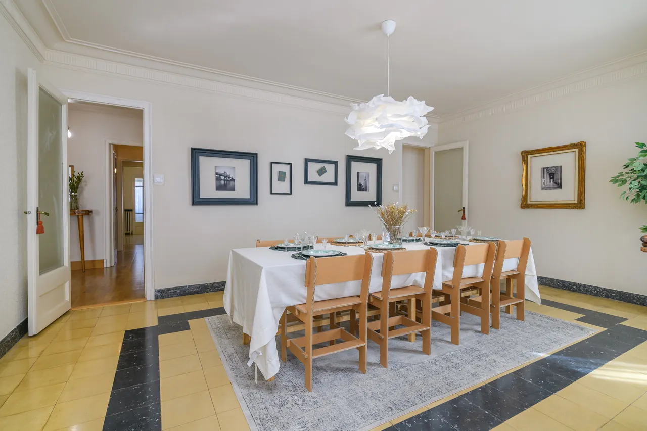 Piso con jardín en Plaza Catalunya, Plaça Catalunya, Manresa — Comedor pasillo